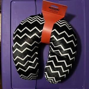 Missoni ForTarget Black / White Chevron Travel Neck Pillow BNWT
